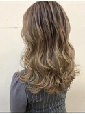 全頭ブリーチをやめていく途中のハイライトスタイル