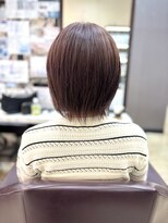 トレセッテ(tre sette)&nbsp;動きを強調させたショートボブスタイル/ヴァイオレットブラウン