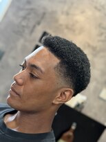 メグロバーバーショップロッポンギ 目黒六(MEGURO BARBER SHOP 6PPONGI) ローフェード/外国人ヘア