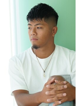 にもう ダウンバングショートビターフェードカット２