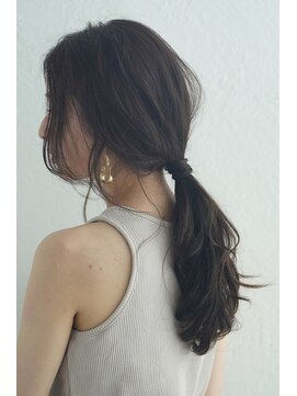 ウタ 【uta 京野】抜け感×ローポニーテール