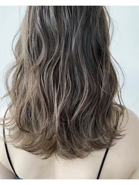 ユニカ バイ ベル 吉祥寺(unica by Belle) 立体感のと透明感のある大人のハイライトカラー×ロングヘア