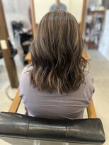 ミニィバイミラーズ(Miniy by Miroirs)&nbsp;初、白髪ぼかしでミルキーベージュ