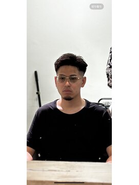 クロムトウキョウ ザ バーバー 新宿本店(CHROM TOKYO the Barber) ミドルフェードスパイキー