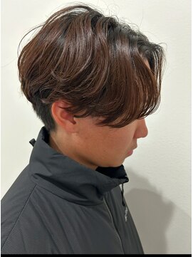 ヒュイル バイ ニアウ(Hwyl by Niau) メンズマッシュセンターパートスパイラルパーマニュアンスパーマ