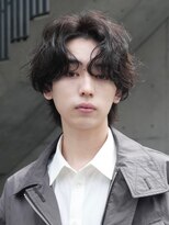 フィフスパーク(fifth PARK)&nbsp;自然な毛流れでラフにキマるセンターパート×カルマパーマ