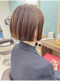 内側をかるくしたおさまりの良いパツッとボブ