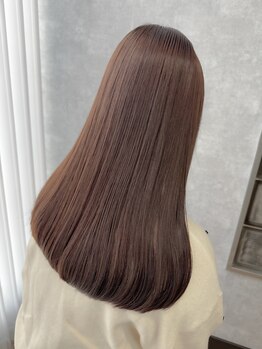 ティズ トヨオカ(tiz TOYOOKA)の写真/人気のAujuaトリートメント導入サロン＊指通り滑らかで手触りの良さを実感できる！誰もが憧れる美髪に♪