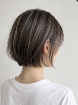 ウル(ulu) ショートボブ 白髪ボカシハイライト 名東区