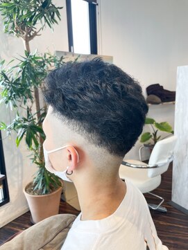 アトリエアルシュ(atelier ARCHE) フェード　ベリーショート