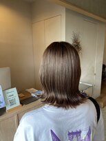 シー 岡崎(,SHE)&nbsp;斜めバング/グレージュカラー/シルキーベージュ/東岡崎