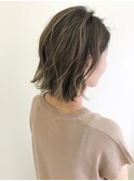 糸ハイライト×大人ベージュ×切りっぱなしボブ
