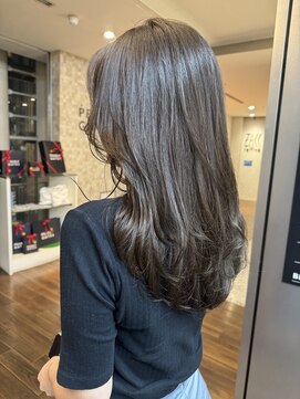 ザック ヴィ(ZACC vie) レイヤーカット/セミロング/艶カラー/学割U24