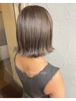 クオーレ(CUORE) オリーブベージュ×外ハネスタイル