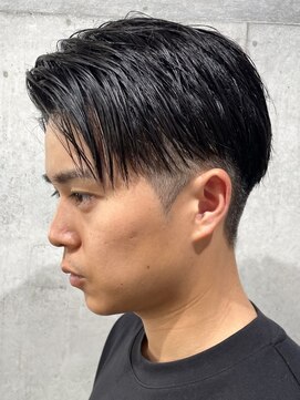 ブルニール 中崎町(BLEUNIR) ビジネスヘア 七三分け 刈り上げ ツーブロック