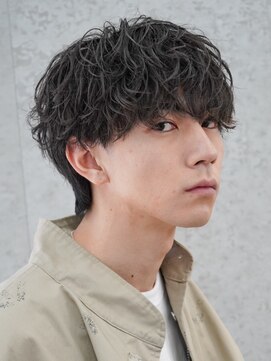 バイフィフス 原宿/表参道(by fifth) 緩めニュアンスパーマフェザーパーマメンズセンターパートウルフ