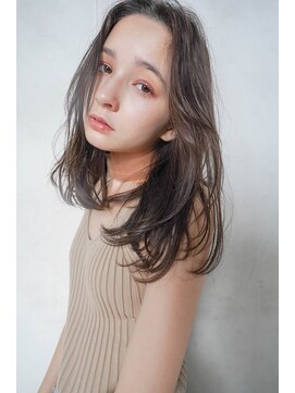 アリー 原宿 表参道(ALLY) [ALLY阿部]大人可愛いセミディ×暗髪カーキグレージュ