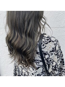 クリア(CLEAR) ハイライト × オリーブカラー