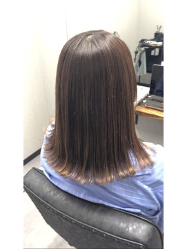 シロ(SHILO) 外ハネストレート