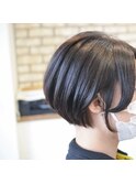 丸み前下りショートボブ