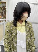 黒髪のミディアムウルフ