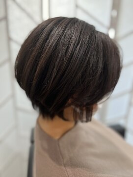 ツムグ 代官山店(TUMUGU) ヘルシースタイルダークアッシュ白髪染め代官山ハンサムショート