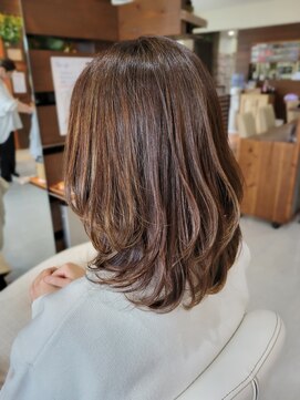 アトリエ atorie ハイライトカラー脱白髪染めハイライトケアブリーチ【岸和田】