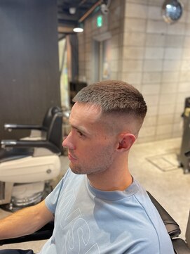 フランクスバーバー アンド ビアークラブ(FRANK'S BARBER and BEER CLUB) ぼうずフェード