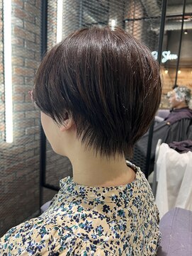 ベイショア(Bay Shore NY) フレンチカジュアルグレージュニュアンスカラーショートボブ