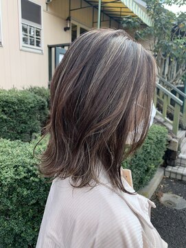 フォルムヘアデザイン 足利店(FORME hair design) ◯極細ハイライト、外ハネミディアム◯：stylist 白石