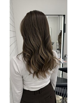 ジュイル ハラジュク(JEWIL HARAJUKU) 印影が美しいバレイヤージュ