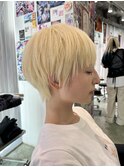 ブリーチ抜きっぱなしショートカット