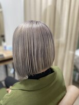 テーラヘアー 土浦店(TELA HAIR) ホワイト系グレーの前下がりボブ