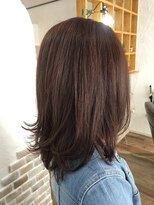 コズ(Co’z)&nbsp;ピンクカラー★ミディアムレイヤー★外ハネ