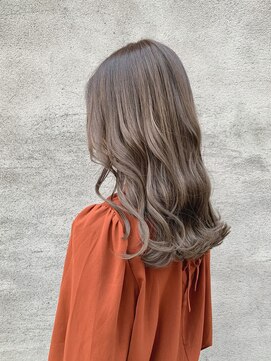 スイート ヘアデザイン(Suite HAIR DESIGN) 【ブルベ】グレージュ と ウエーブロング