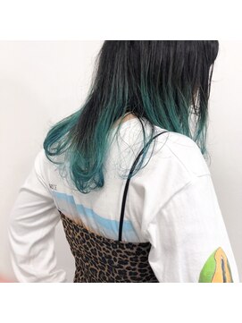 ガーランドウメダ(Garland umeda) ロング×エメラルドグリーン毛先カラー