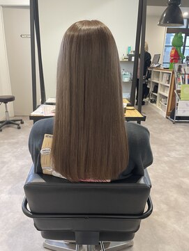 ナンバー(number+) 20代30代ロングヘアミルクティベージュ