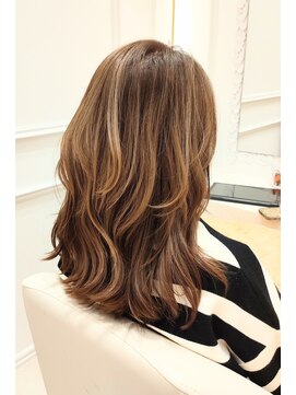 フェリーアヴェダハルミ(FEERIE AVEDA HARUMI) ちょこっとレイヤー×王道ベージュ