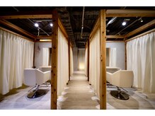 プールトワ(pour toi)の雰囲気（全席半個室の空間で上質なプライベート時間をお過ごし頂けます◎）