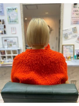 ルーツ 西九条(Roots) ハイトーン切りぱっなしボブ