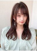 後れ毛が可愛い顔周りハイレイヤーロングチェリーブラウン