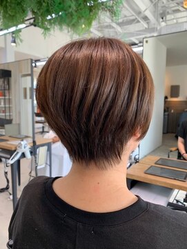 グランデュール 東静岡池田店(GRANDEUR) 東静岡ショートボブくびれショートイルミナカラー顔周りレイヤー