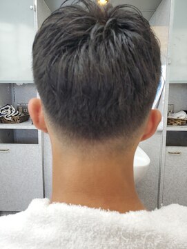 サロン ド ジュン アールグレイ高崎 攻めすぎないフェードカット