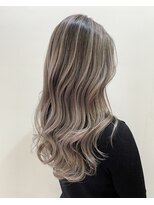 イト(ito.)&nbsp;外国人風バレイヤージュ_くびれヘア_メルティカラー