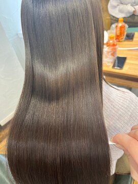 リラ バイ クオーレ(LIRA by CUORE) ナチュラルストレート