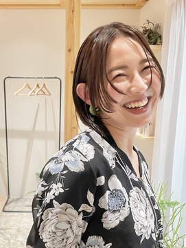 ヒト(hito) 愛されショートボブ艶髪くびレイヤーエモージュピンクベージュ