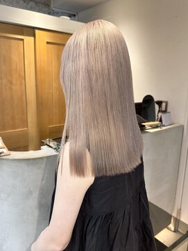 テトラ バイ ネオリーブ 横浜西口店(tetra by neolive) ホワイトベージュ ケアブリーチ Wカラー 横浜