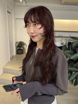 シカ(sica) ボルドーカラーとロングパーマ