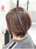 30代40代50代60代伸ばしかけくびれ　大人ショートボブ白髪ぼかし