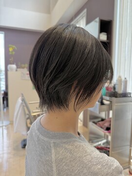 ワイボンドヘアー(Y bond hair) うなじ美人×ショート